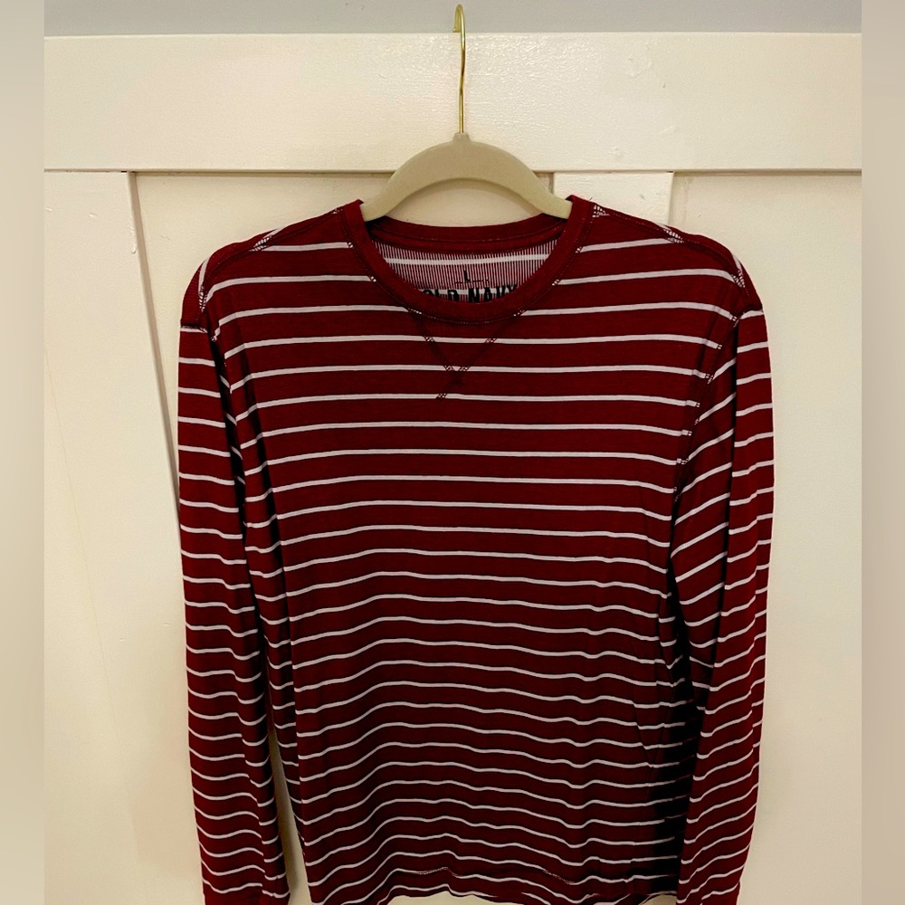 Long sleeve shirt, heavy knit. Very comfortable.
